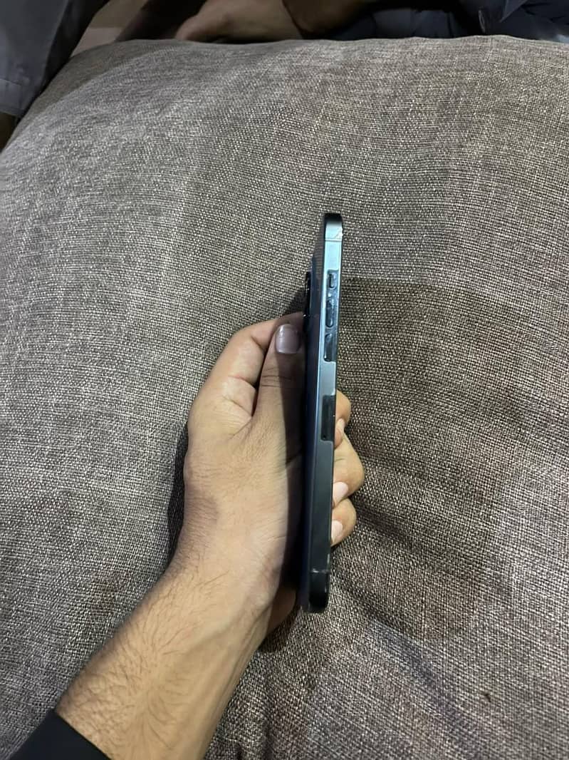 Apple iPhone 12 Pro Max 4