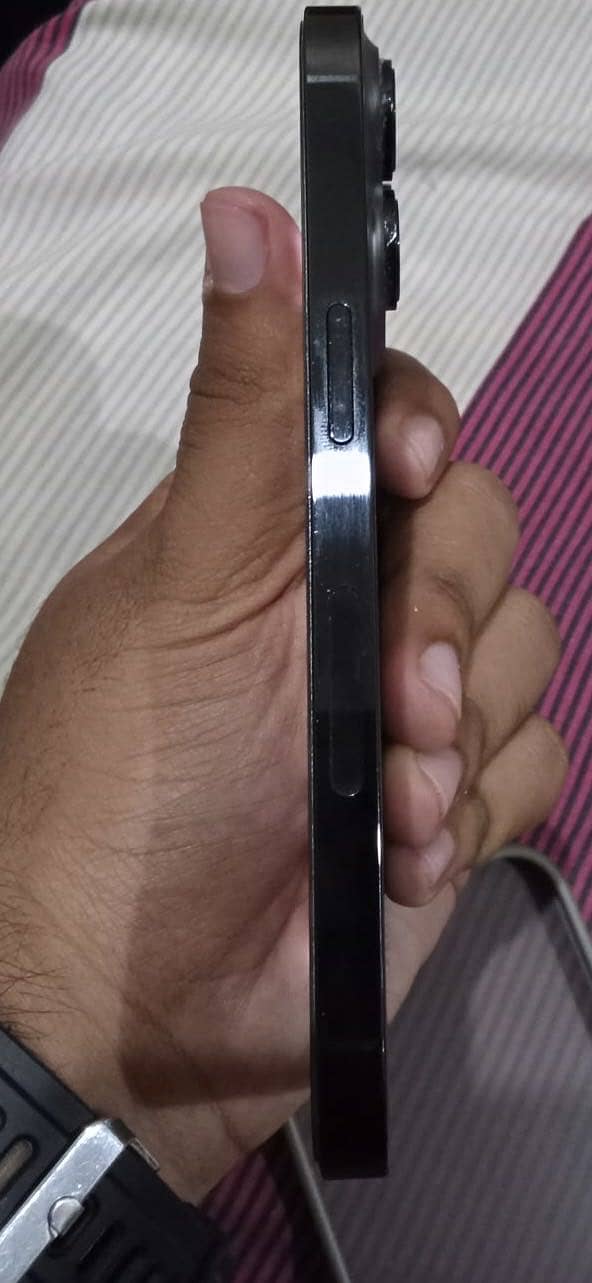 Apple iPhone 14 Pro 1