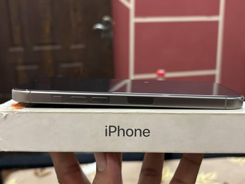 Apple iPhone 16 Pro Max 5