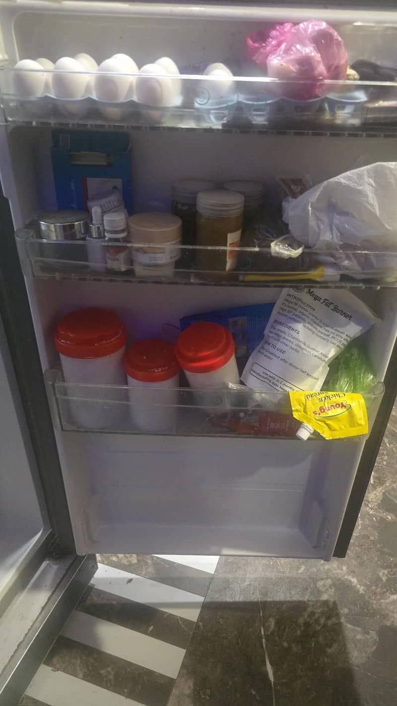 Haier Medium Refrigerator 6