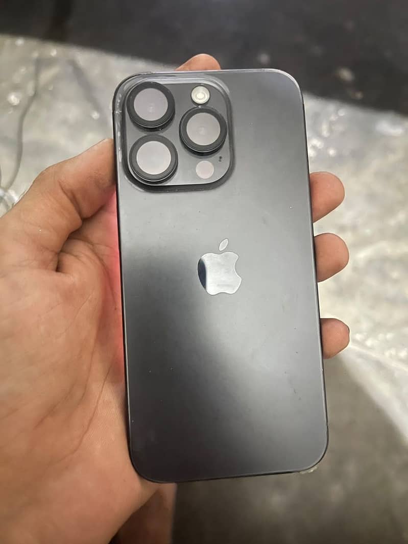Apple iPhone 15 Pro 0