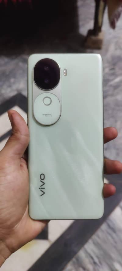 Vivo V40e