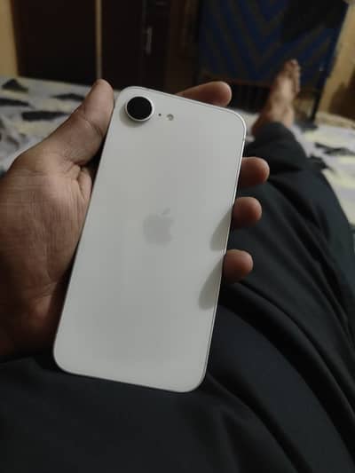 Apple iPhone 16e