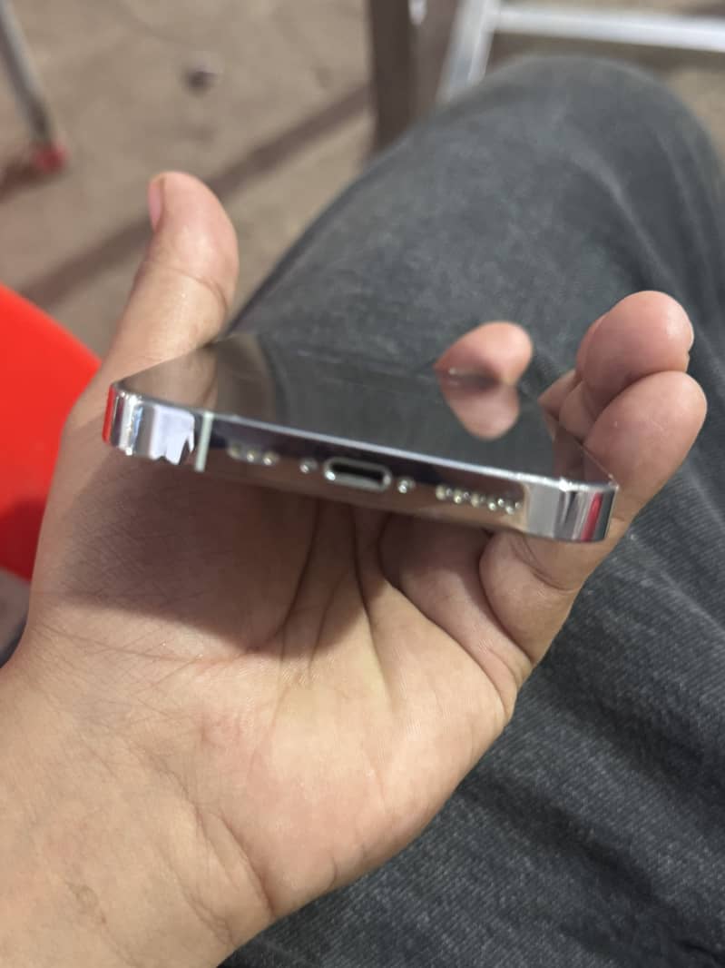 Apple iPhone 14 Pro 2