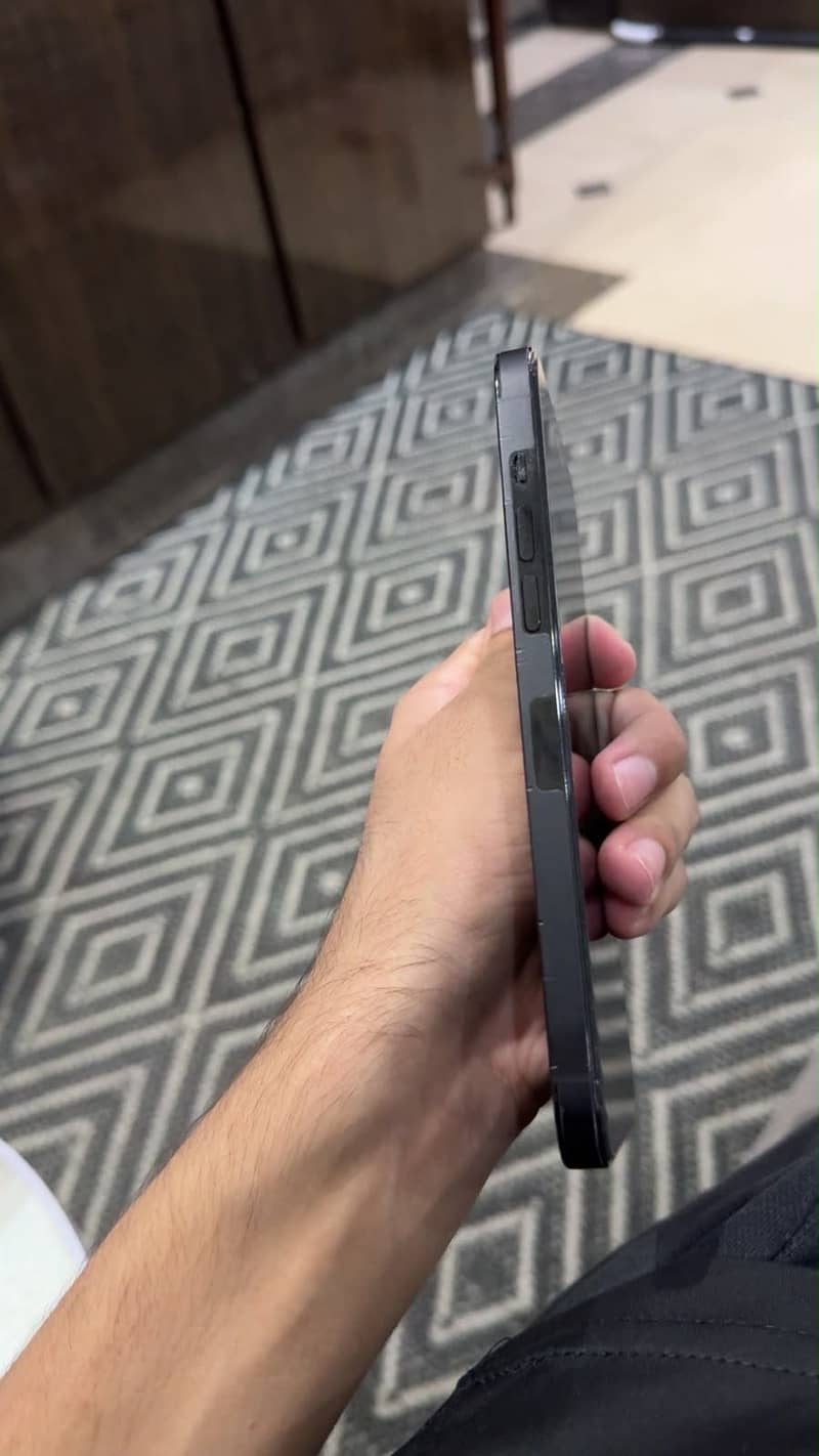 Apple iPhone 14 Pro Max 6