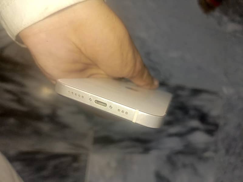 Apple iPhone 12 6