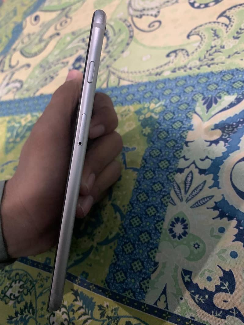 Apple iPhone 6S 6