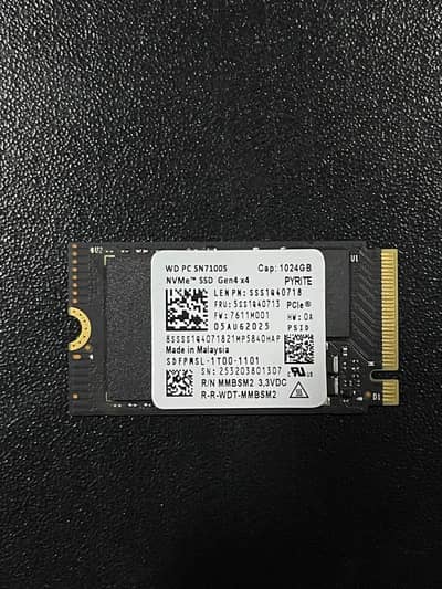 Western Digital 1Tb ssd PC SN7100S M. 2 NVMe PCIe Gen4 x4 SSD.