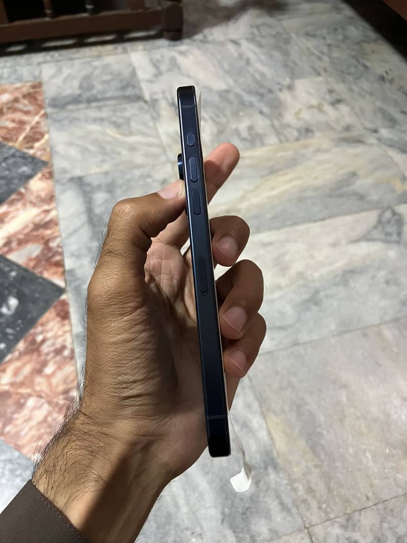 Iphone 15 pro max 3