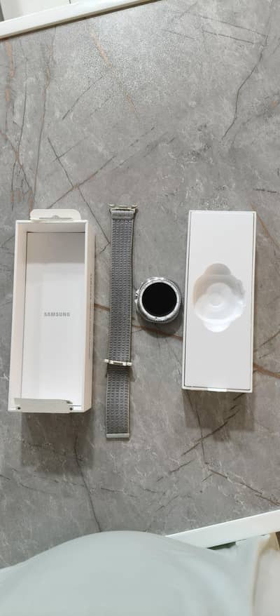 Samsung Watch 8 Classic White full box