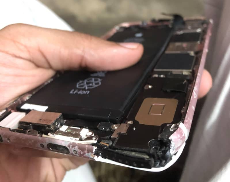 Apple iPhone 6S Plus 2