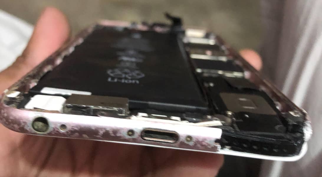 Apple iPhone 6S Plus 4