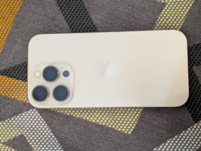 Apple iPhone 16 Pro 2