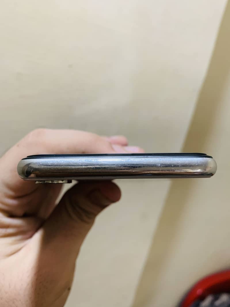 Apple iPhone X 3
