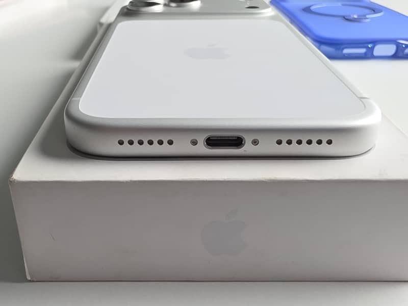 Apple iPhone 17 Pro Max 3