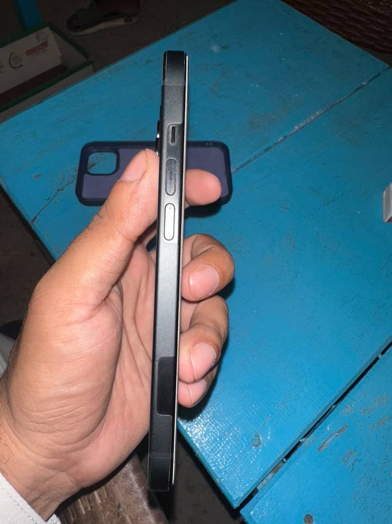 Apple iPhone 15 2