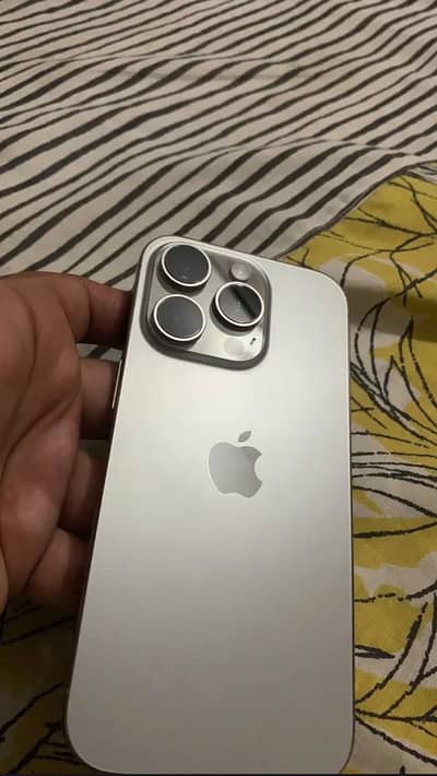 Apple iPhone 16 Pro
