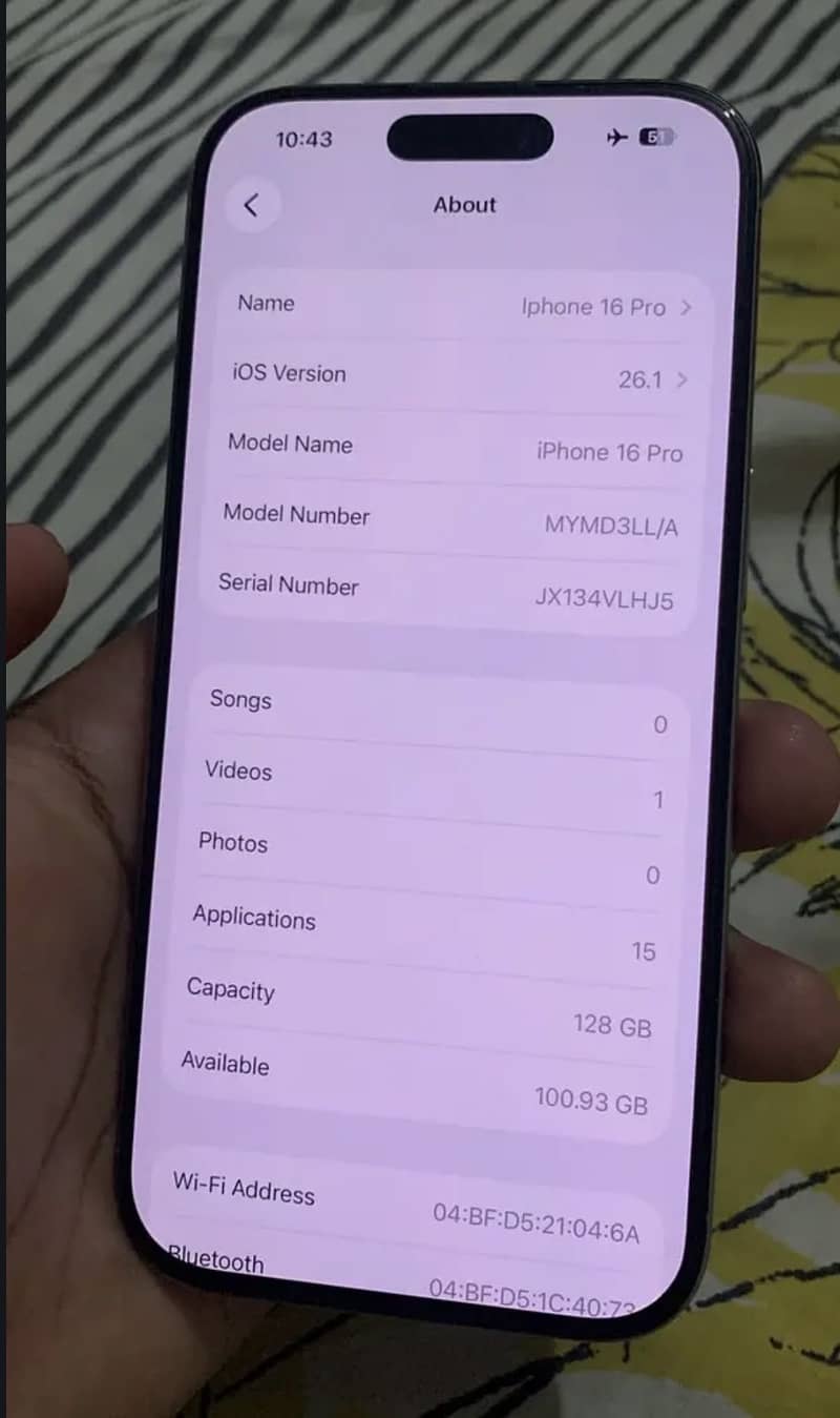 Apple iPhone 16 Pro 1