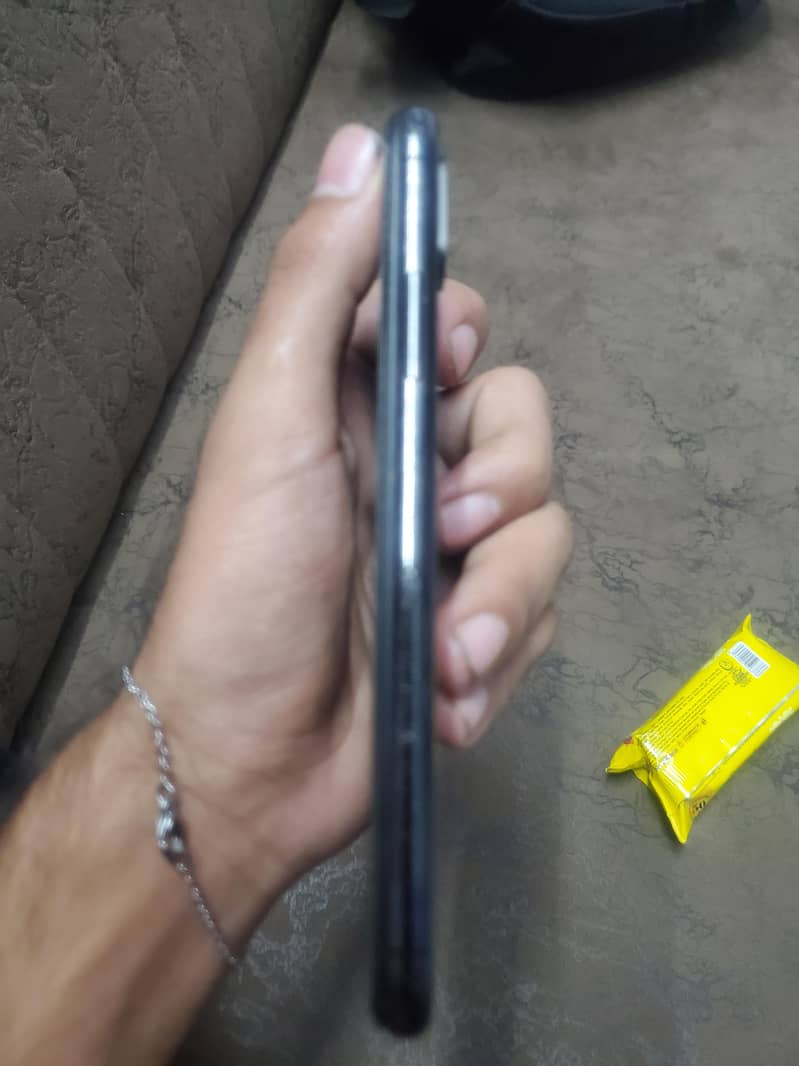 Apple iPhone X 3