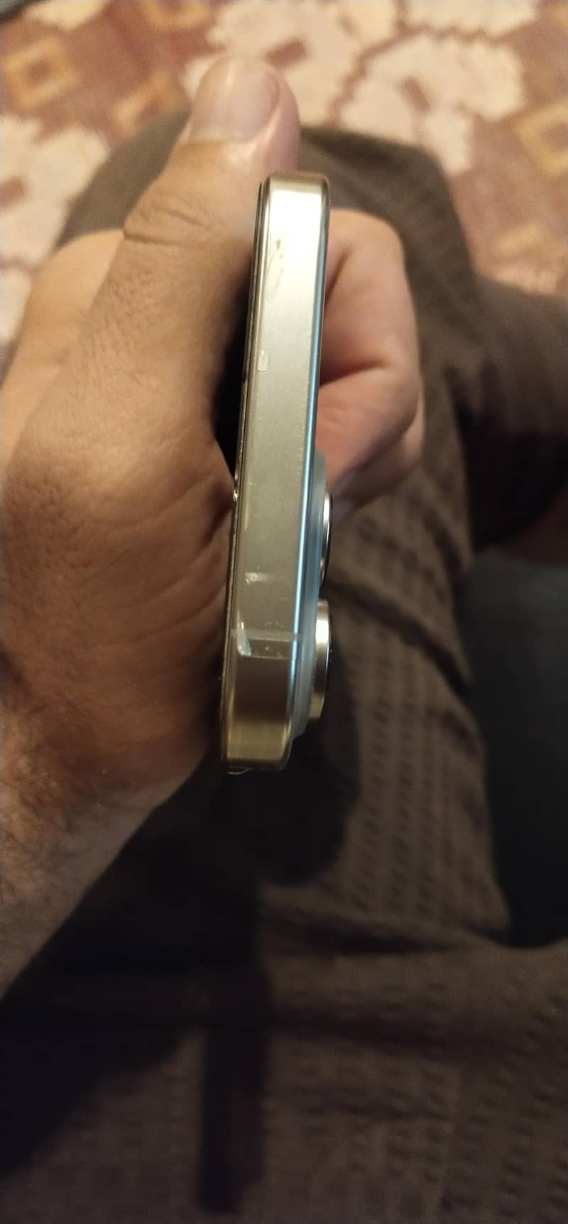 Apple iPhone 16 Pro Max 2