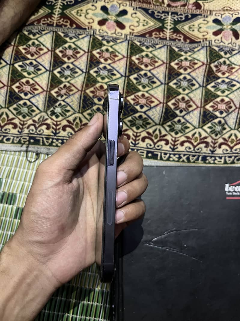 Apple iPhone 14 Pro 2