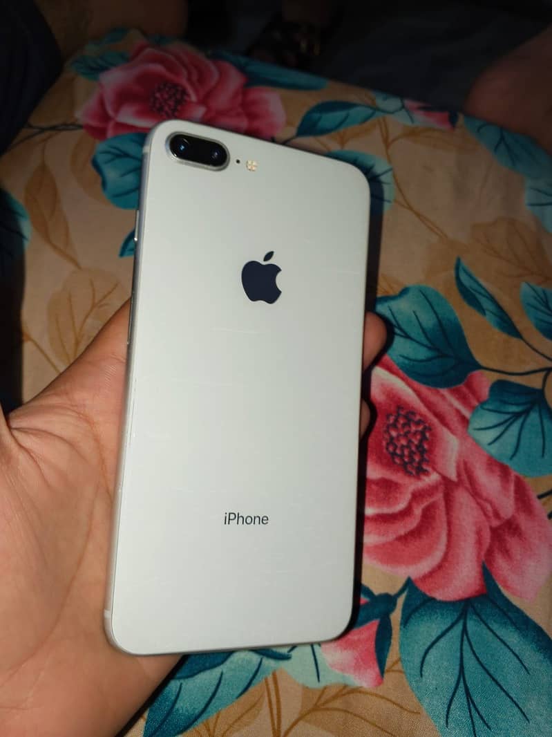 Apple iPhone 8 Plus 0