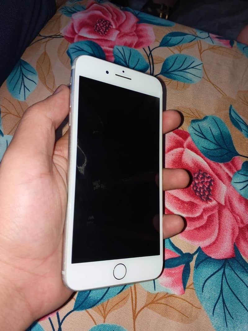 Apple iPhone 8 Plus 1