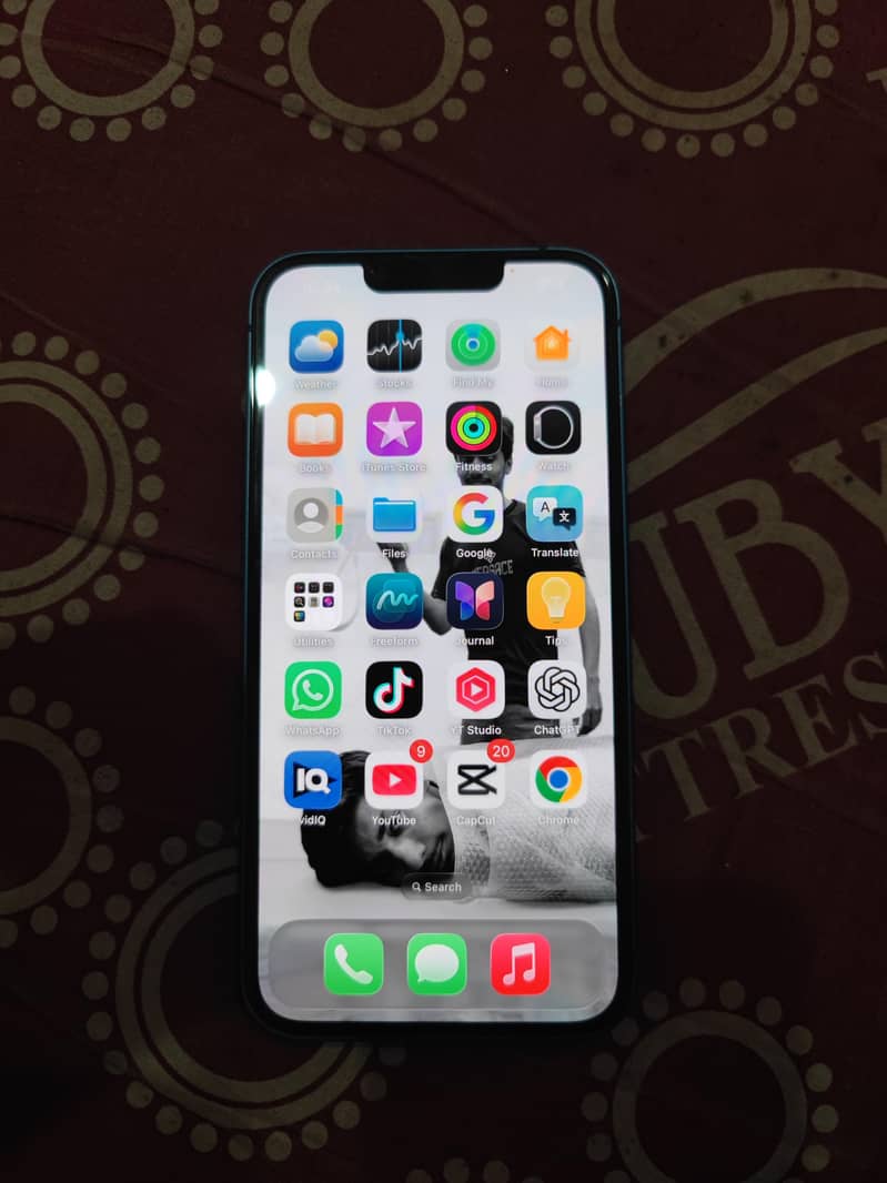 Iphone 13 4