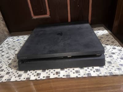 Playstation 4 slim condition like new 500gb