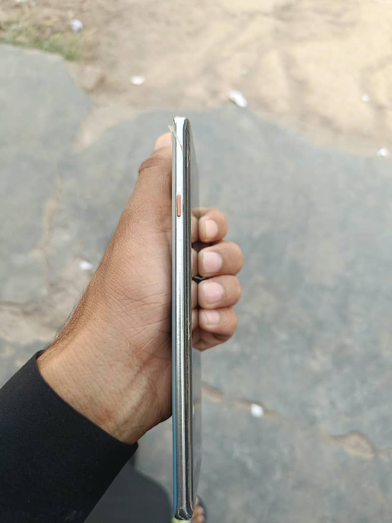 Tecno CAMON 40 Pro 1