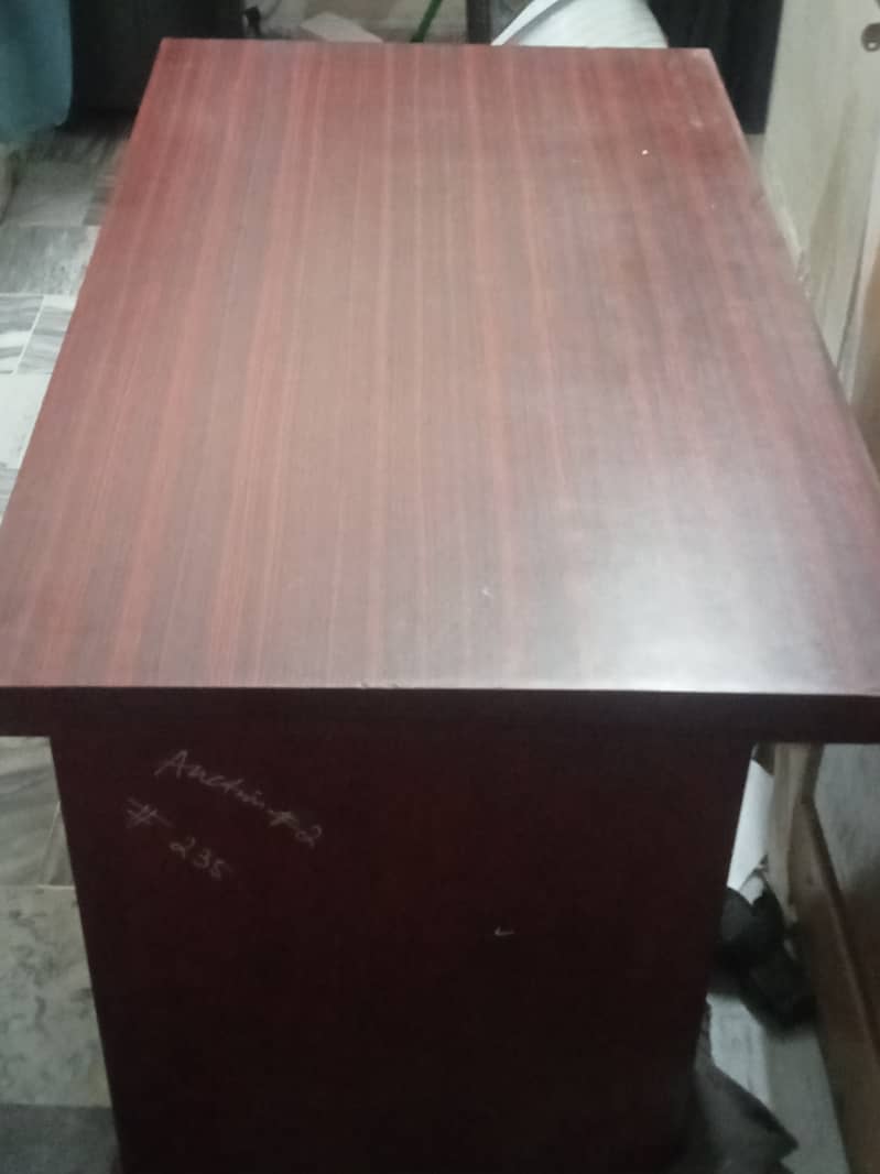 Second hand table hai 4