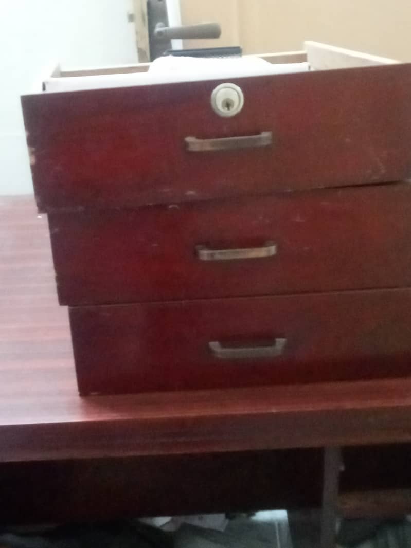 Second hand table hai 5