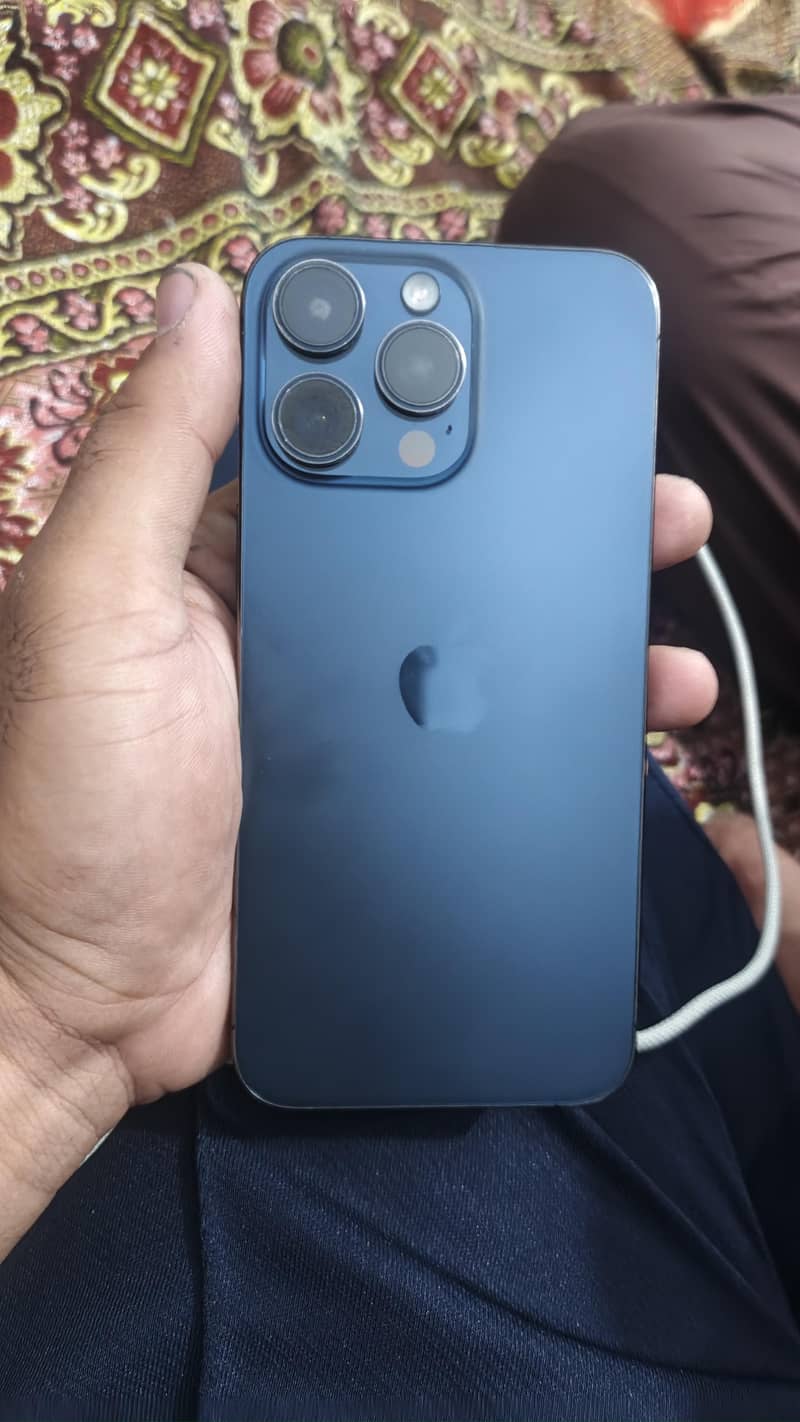 Apple iPhone 15 Pro Max 1