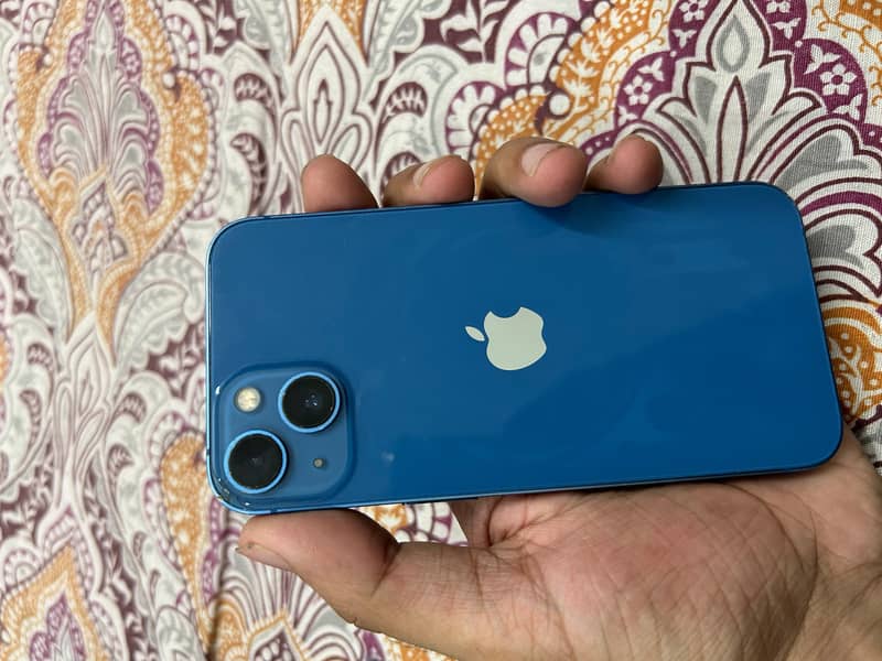 Apple iPhone 13 6
