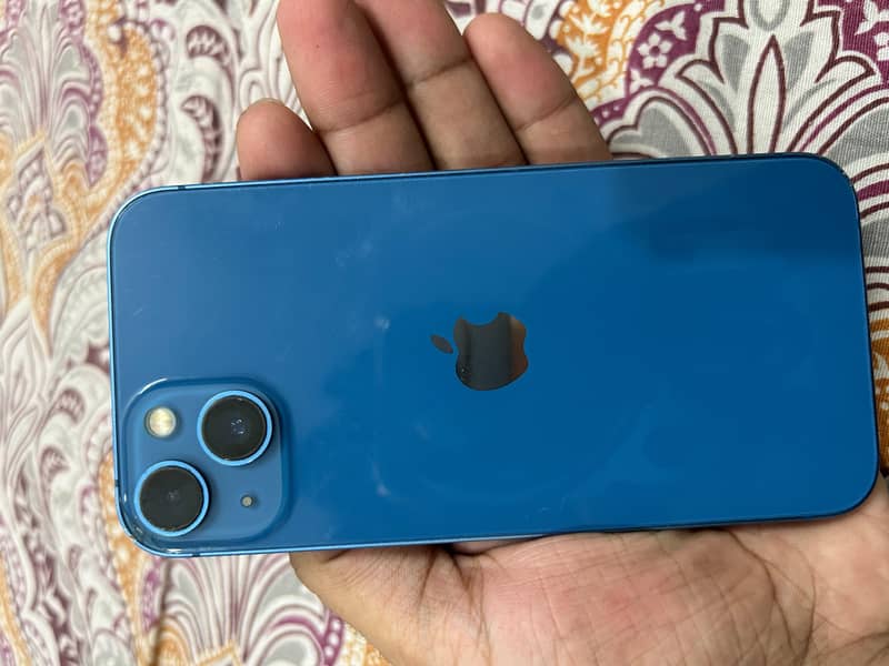 Apple iPhone 13 7