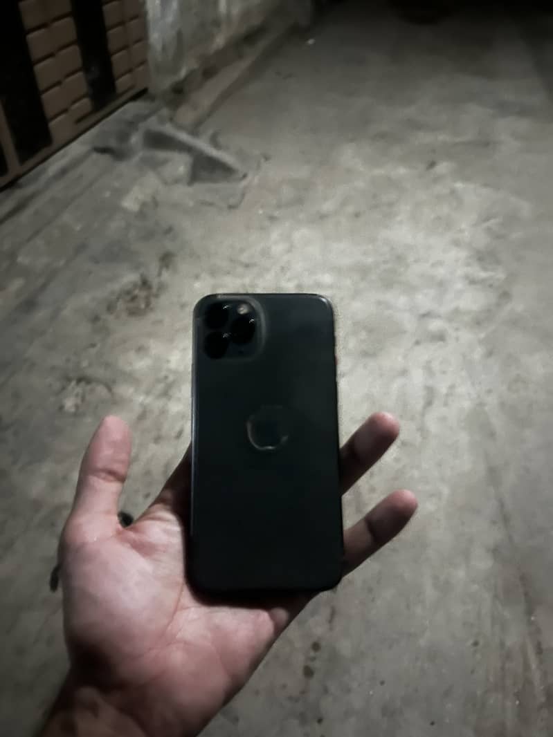 Apple iPhone 11 Pro 2