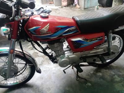 New honda 125 10/10 new bick urgently sale. . 03344044328 pr call kry th