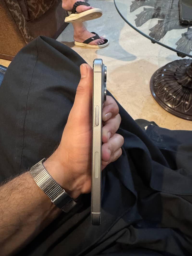 Apple iPhone 15 Pro Max 2