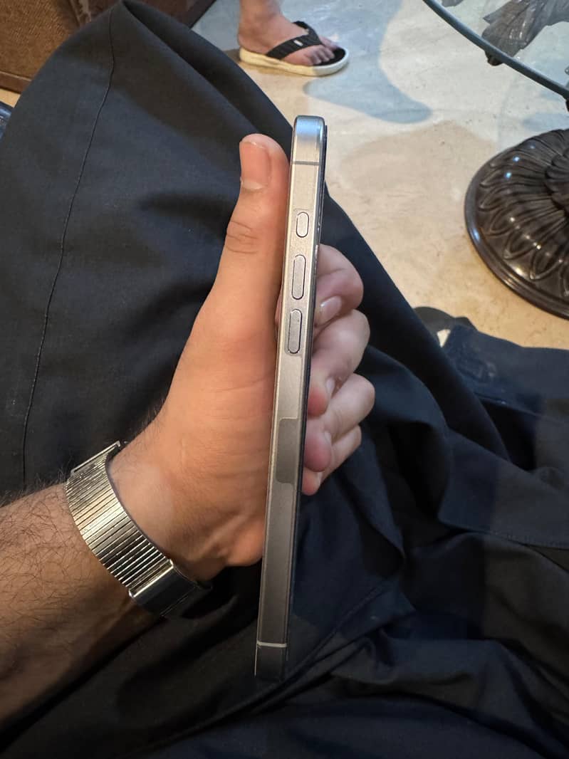 Apple iPhone 15 Pro Max 3