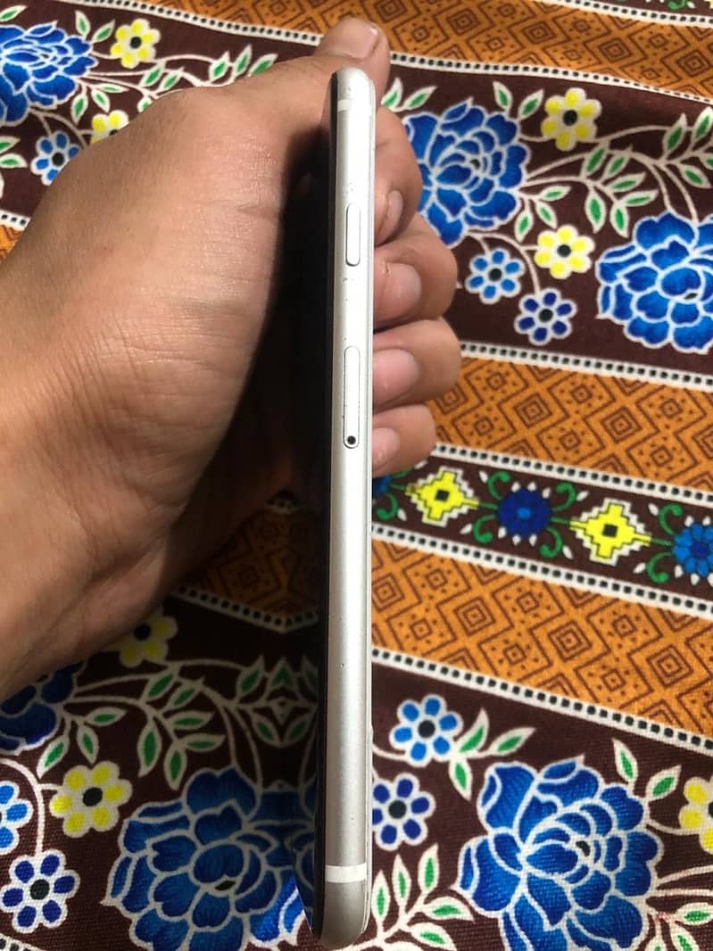 Apple iPhone SE 2nd generation 2