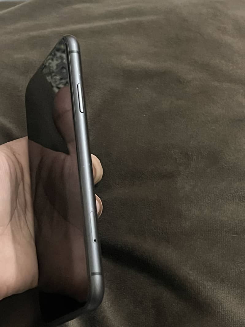 Apple iPhone 11 5