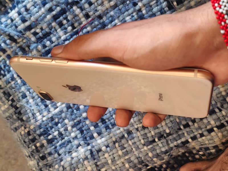Apple iPhone 8 Plus 2