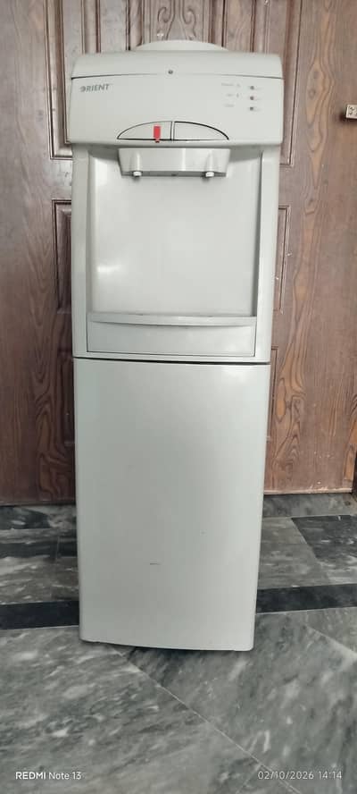 excellent condition water dispenser 10/10 . all ok