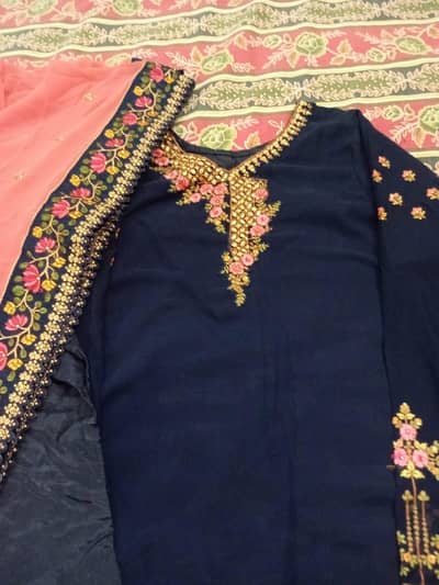 3 pls suit in good condition
