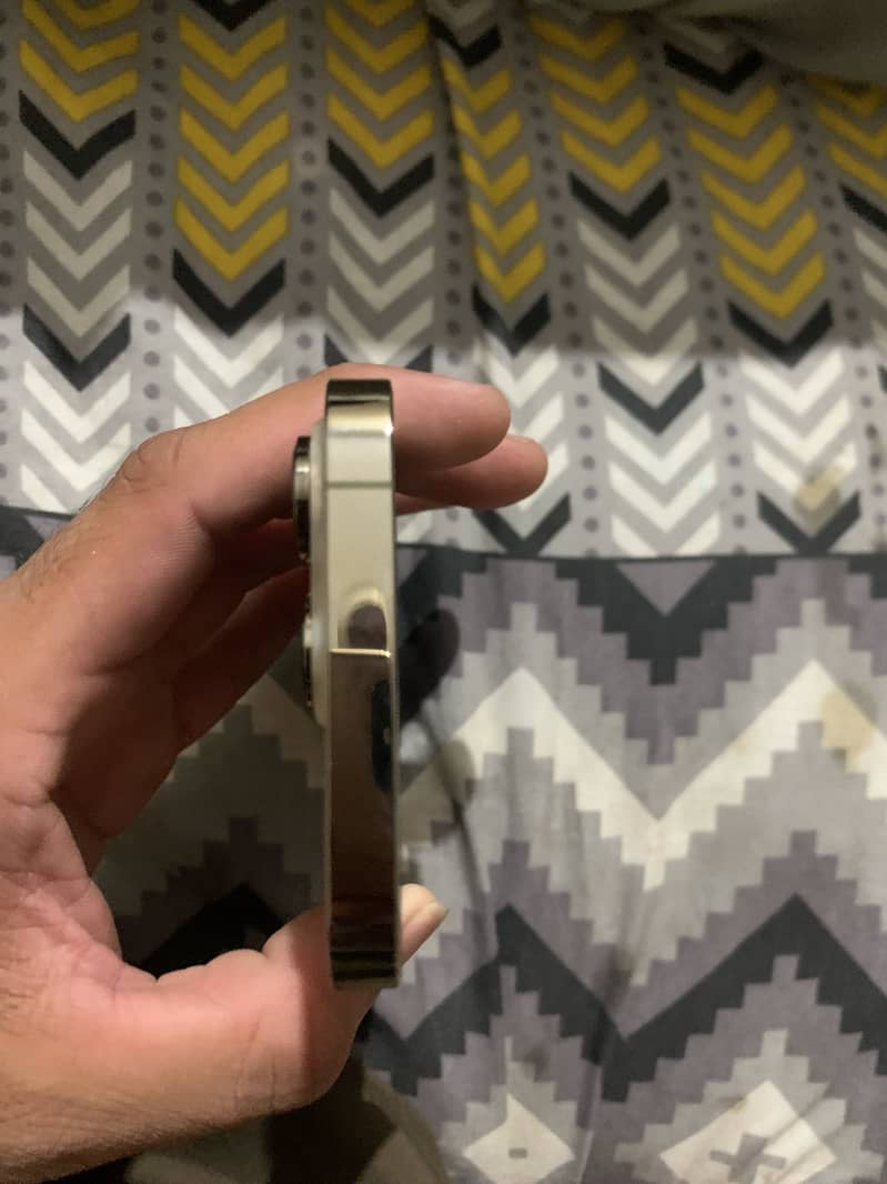 Apple iPhone 14 Pro 1