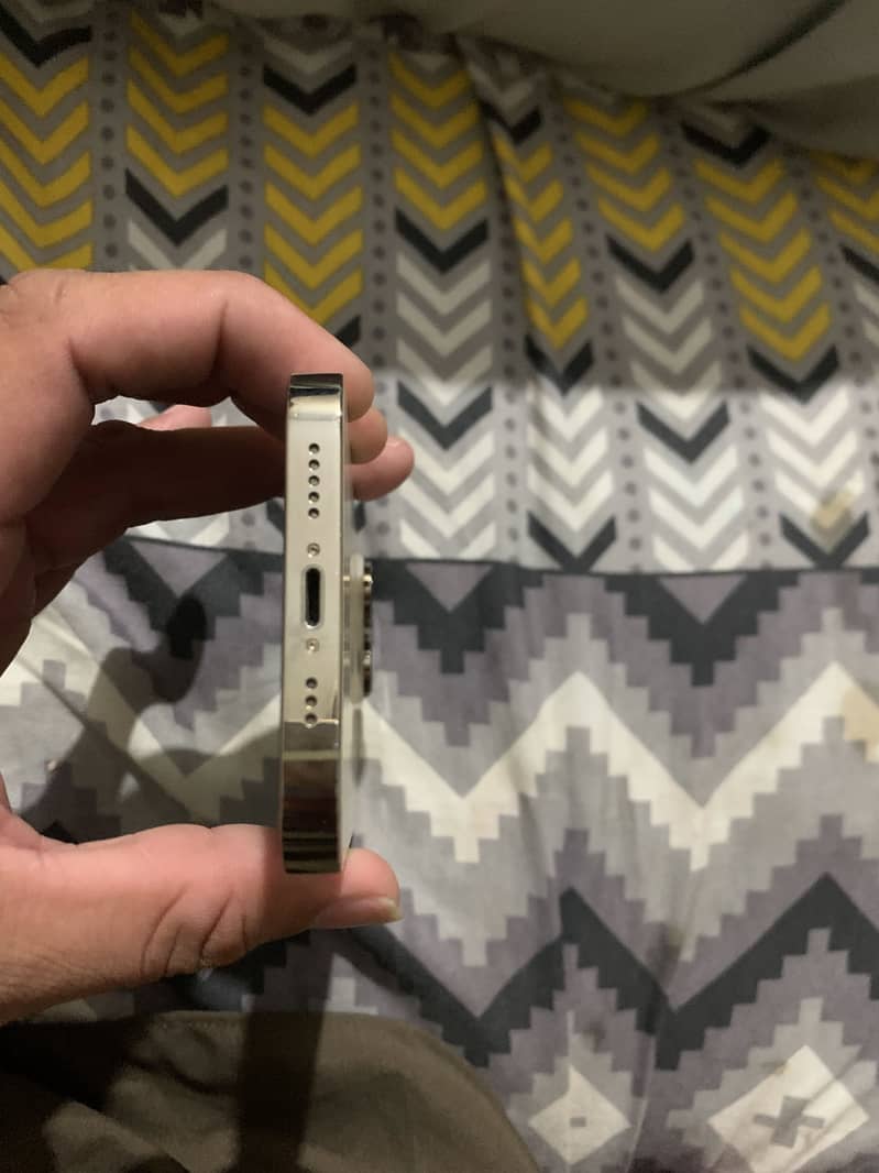 Apple iPhone 14 Pro 2
