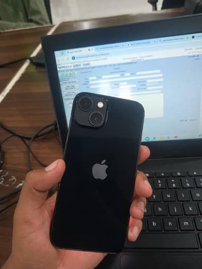 Apple iPhone 13