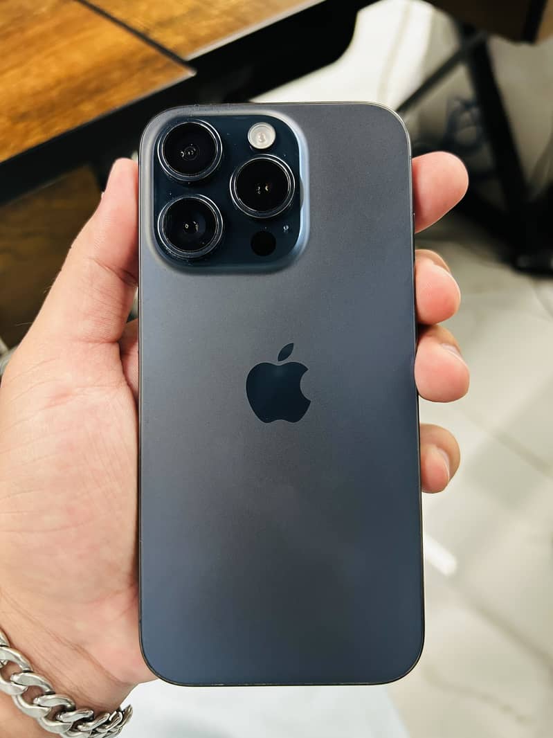 Apple iPhone 15 Pro 0