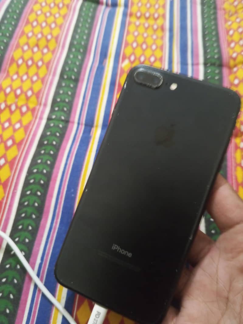 Apple iPhone 7 Plus 1