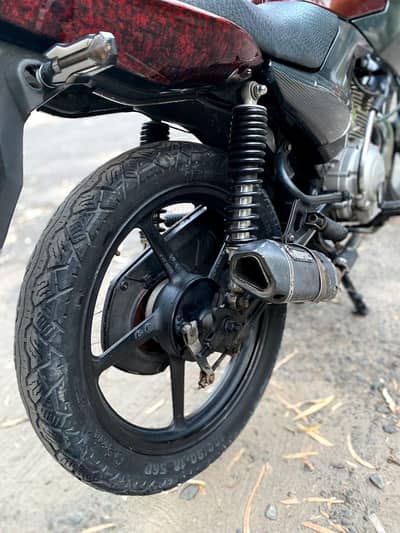 YBR 125 well maintained,single hand used